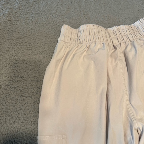 Vuori Womens Cargo Jogger Pants Size Medium Ivory White Drawstring VW4056 - Picture 8 of 12